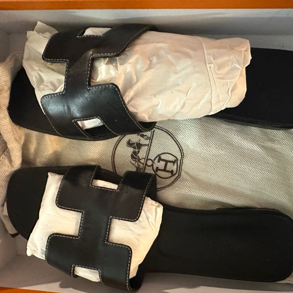 Hermes Black Leather Slippers with H Design